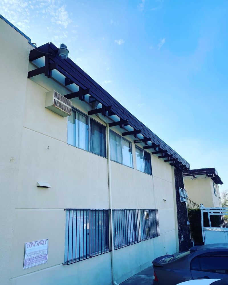 Slide of Arenas Contracting