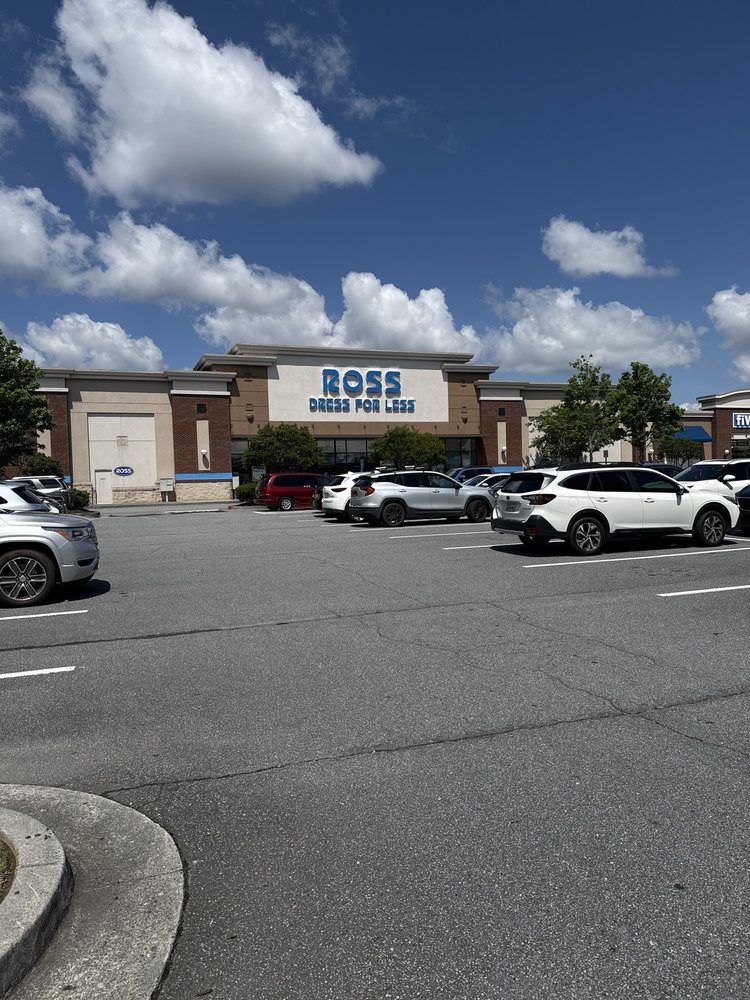 Ross Dress for Less Logo