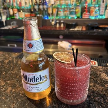 Taco Max Cantina - Cocktail and modelo - Mexican Near Me - Chicago, Illinois Taco Max Cantina - Cocktail and modelo - Mexican Near Me - Chicago, Illinois