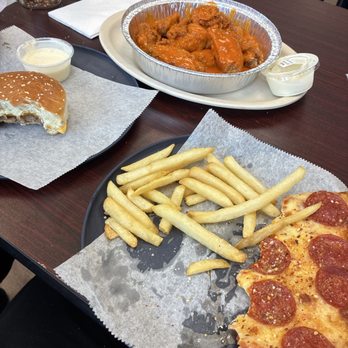 Vini's Pizza - Pizza Near Me - Chicago, Illinois Vini's Pizza - Pizza Near Me - Chicago, Illinois