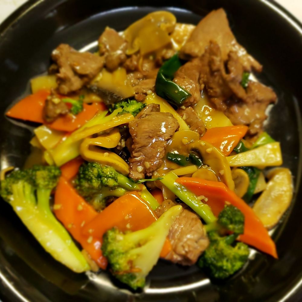 Hong Anh Palace - The beef and broccoli minus the white rice, I forgot to ask to not include it. - Chinese Near Me - Mequon, Wisconsin Hong Anh Palace - The beef and broccoli minus the white rice, I forgot to ask to not include it. - Chinese Near Me - Mequon, Wisconsin
