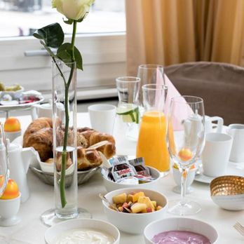 Restaurant Metropol - Morgens verwöhnen wir Sie mit unserem umfangreichen Frühstücksbuffet - das Beste ist, dies offerieren wir Ihnen als Hotelgast kostenlos - Swiss Food Near Me - St. Gallen, SG Restaurant Metropol - Morgens verwöhnen wir Sie mit unserem umfangreichen Frühstücksbuffet - das Beste ist, dies offerieren wir Ihnen als Hotelgast kostenlos - Swiss Food Near Me - St. Gallen, SG