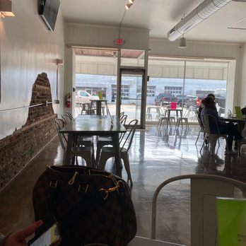 Toasty Kettlyst - Open area for seating - Breweries Near Me - Gibsonville, North Carolina