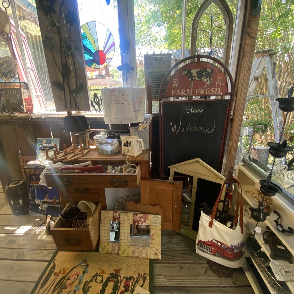 Ivy's Porch - Antiques Near Me - Scotts Valley, California Ivy's Porch - Antiques Near Me - Scotts Valley, California