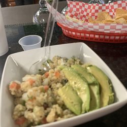 Cocteleria El Levanta Muertos - Ceviche de pescado and chips with warm salsa! The best!