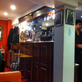Maria Mil Réis - It's really cozy inside with just a view tables and a bar - Italian Near Me - Lisbon, 11 Maria Mil Réis - It's really cozy inside with just a view tables and a bar - Italian Near Me - Lisbon, 11