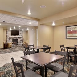 Cobblestone Inn & Suites - Linton - Breakfast and lobby areas