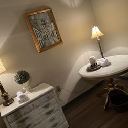Edge Salon and Wellness - Enjoy a private meal with a loved one during your incredible spa day! We partner with Breakaway Cafe for the ultimate spa experience!