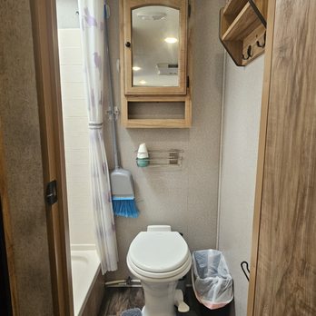 J&J Rent-A-Toy - The RV is equipped with toilet and full shower providing convenience and comfort. - RV Rental Near Me J&J Rent-A-Toy - The RV is equipped with toilet and full shower providing convenience and comfort. - RV Rental Near Me