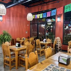 Tortas Ahogadas El Tio - Interior seating area