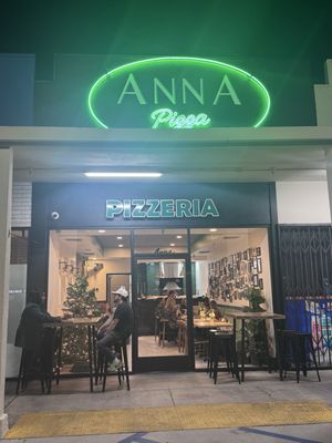 Anna Pizza by null