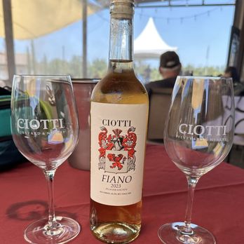 Ciotti Cellars - Our favorite white wine - Wineries Near Me - Lincoln, California