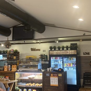 El Balcon De Las Americas-Boca Raton - the inside of a restaurant - Latin American Near Me - Boca Raton, Florida