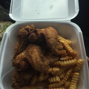 Priceless Bar-B-Que - Wing plate - Food Trucks Near Me