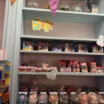 Shaws San Francisco - Candy Selection - Candy Stores Near Me - San Francisco, California Shaws San Francisco - Candy Selection - Candy Stores Near Me - San Francisco, California