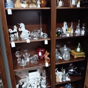Nana's Forgotten Treasures - Antiques Near Me - Everett, Washington