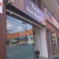 Tacos Don Manolito - En la Plaza Axomiatla, ubicada en Las Águilas, hay una sucursal de Tacos Don Manolito.