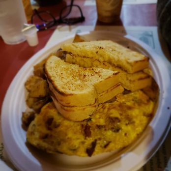 Benton's Sugar Shack - Meat Lovers with white toast - Breakfast & Brunch Near Me - Thornton, New Hampshire Benton's Sugar Shack - Meat Lovers with white toast - Breakfast & Brunch Near Me - Thornton, New Hampshire