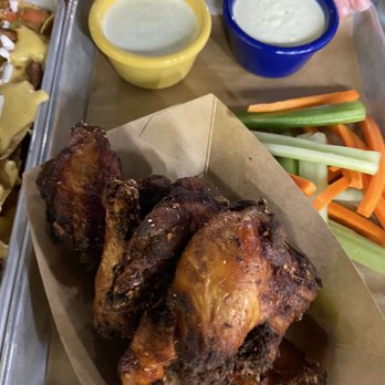Avenue American Bistro - Smoked wings - Sports Bars Near Me - Wayne, Michigan