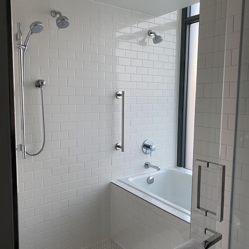 The Draftsman, Autograph Collection - Shower and soaking tub - Hotels Near Me - Charlottesville, Virginia The Draftsman, Autograph Collection - Shower and soaking tub - Hotels Near Me - Charlottesville, Virginia