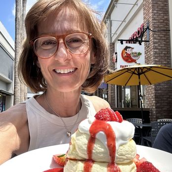 Fluffy Fluffy - Desserts Near Me - Tustin, California Fluffy Fluffy - Desserts Near Me - Tustin, California