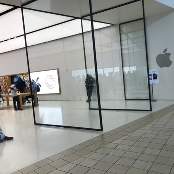 Apple - Memorial City - Computers Near Me - Houston, Texas