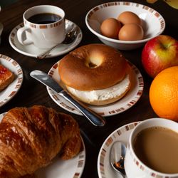 Wayne Hotel - Continental Breakfast