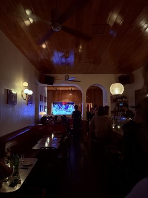 Bar Oliver by null