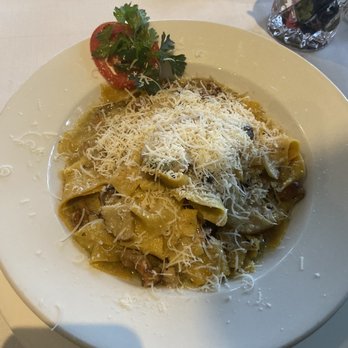 Il Gabbiano - Mushroom Pappardelle Pasta - Italian Near Me - Miami, Florida Il Gabbiano - Mushroom Pappardelle Pasta - Italian Near Me - Miami, Florida