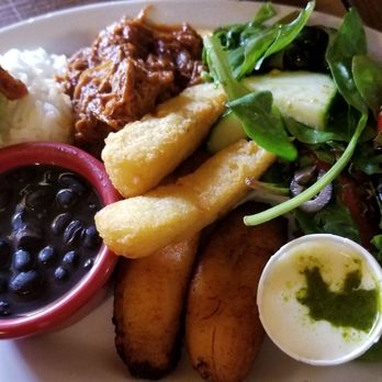 Guava Tree Cafe - Pelotero (Ropa Vieja, Yuca, Ensalada, Frijoles, Arroz) - Latin American Near Me - Albuquerque, New Mexico