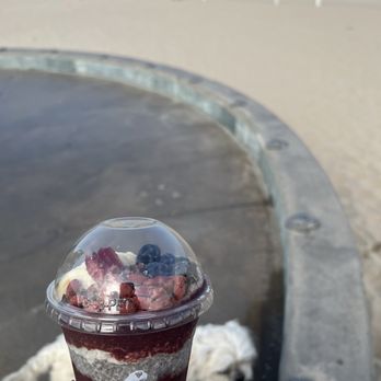 Oakberry Acai - Bowl - Classic Size (12 oz) - Acai Bowls Near Me - Hermosa Beach, California Oakberry Acai - Bowl - Classic Size (12 oz) - Acai Bowls Near Me - Hermosa Beach, California