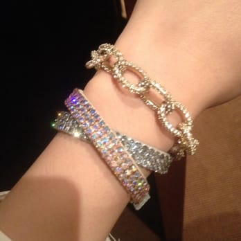 Nati - The top bracelet I got works with other jewelry! - Women's Clothing Near Me - Malibu, California