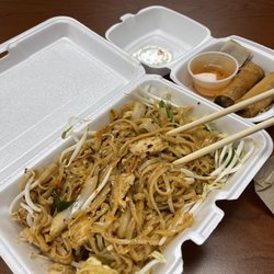 Sticky Rice - Pad Thai - and rolls... so delish...