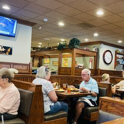 Lion's Pride Restaurant - Dining Room