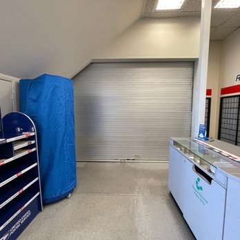 US Post Office - Locked up tight 15 mins before they're supposed to close.  Drove 20 minutes to get a drop-off receipt. - Post Offices Near Me - Richmond, California