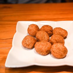 四姐 Special Noodle - Sweet, sesame balls