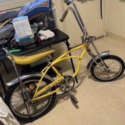 Mid Pacific Wheels - 50 year old Schwinn LEMON PEELER Sting-ray Krate bike. Mahalo to Mid Pacific Wheels. Itz worth a few thousand $$$ now.