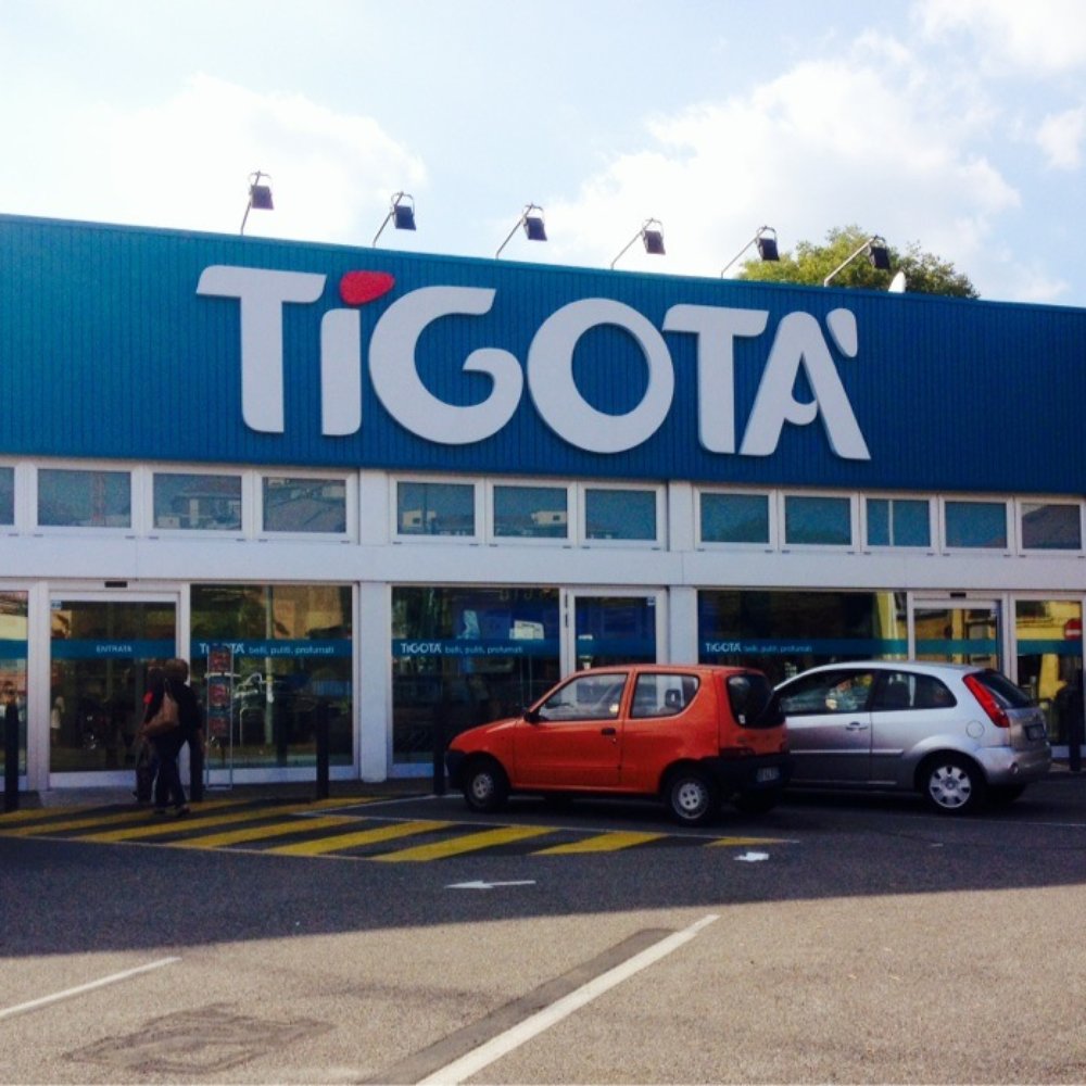 THE BEST 10 Cosmetics & Beauty Supply near VIA ROMBON, 20134 MILAN, ITALY -  Last Updated November 2023 - Yelp