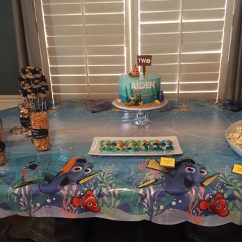 Cookiedoodle - Matching Finding Dory cake and cookies - Bakeries Near Me - Jenks, Oklahoma