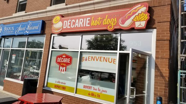 Décarie Hot Dogs by null