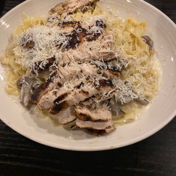 Carrabba's Italian Grill - Chicken Fettuccine Alfredo - Italian Near Me - Tallahassee, Florida