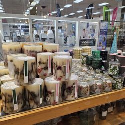 Aroma Scent - Lovely smelling candles