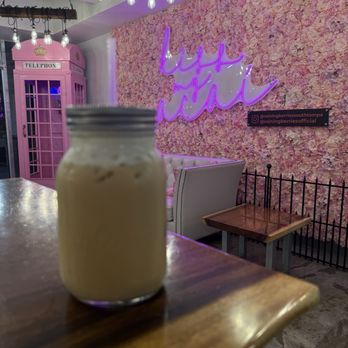 Raining Berries - Coffee & Tea Near Me - Tampa, Florida
