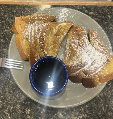 The Cracked Egg by null