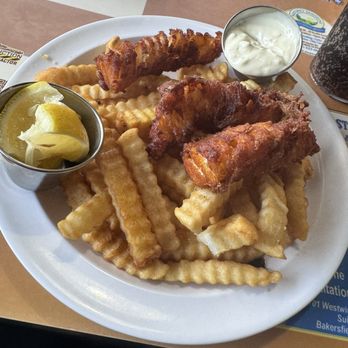 Zingo's Cafe - Fish an chips lunch - Breakfast & Brunch Near Me - Bakersfield, California