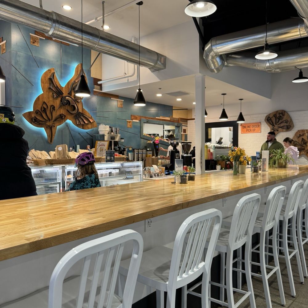 Coffeebar Bakery - Plenty of seating - Bakeries Near Me - Truckee, California