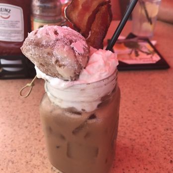 Another Broken Egg Cafe - Breakfast & Brunch Near Me - Siesta Key, Florida