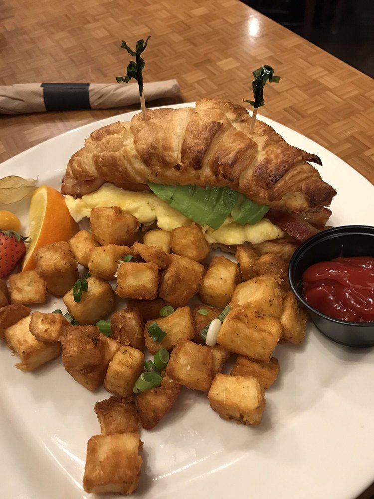 METROPOLITAN BAR & GRILL CLOSED Updated June 2024 15 Photos 829