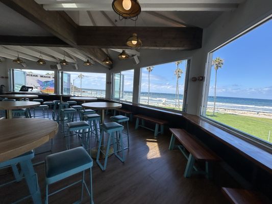 Wonderland Ocean Pub by null