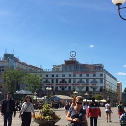Medborgarplatsen - Medis on a sunny Thursday